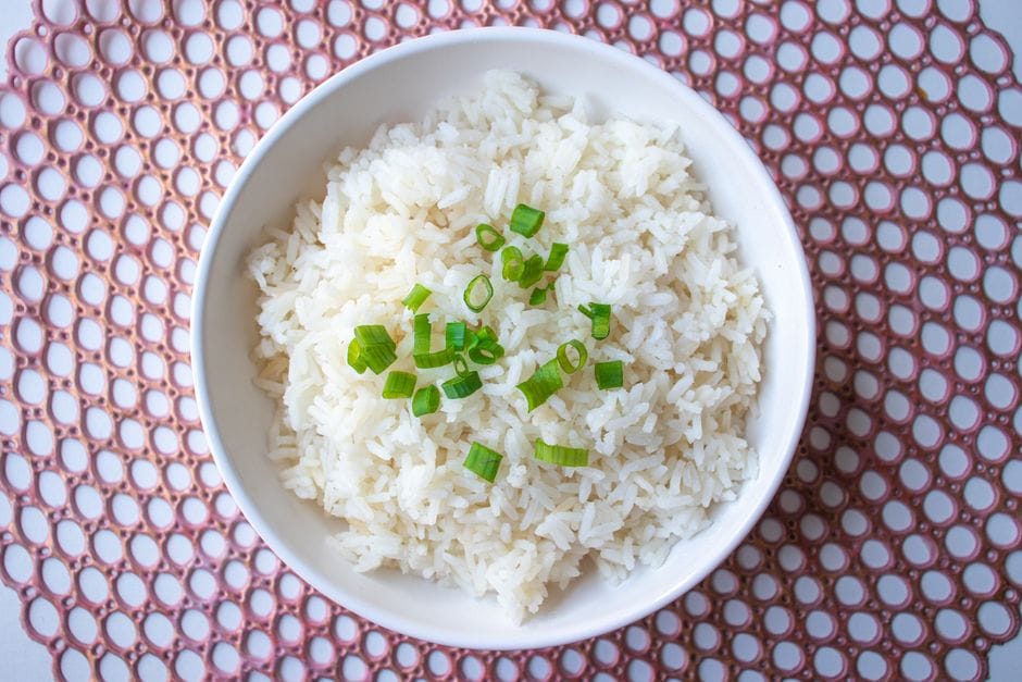 How to Cook Fluffy Rice on the Stovetop