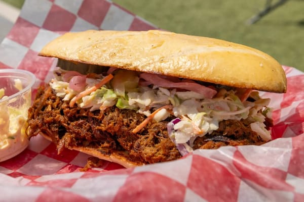Building a Labor Day Pulled Pork Sandwich Bar That Actually Feeds a Crowd